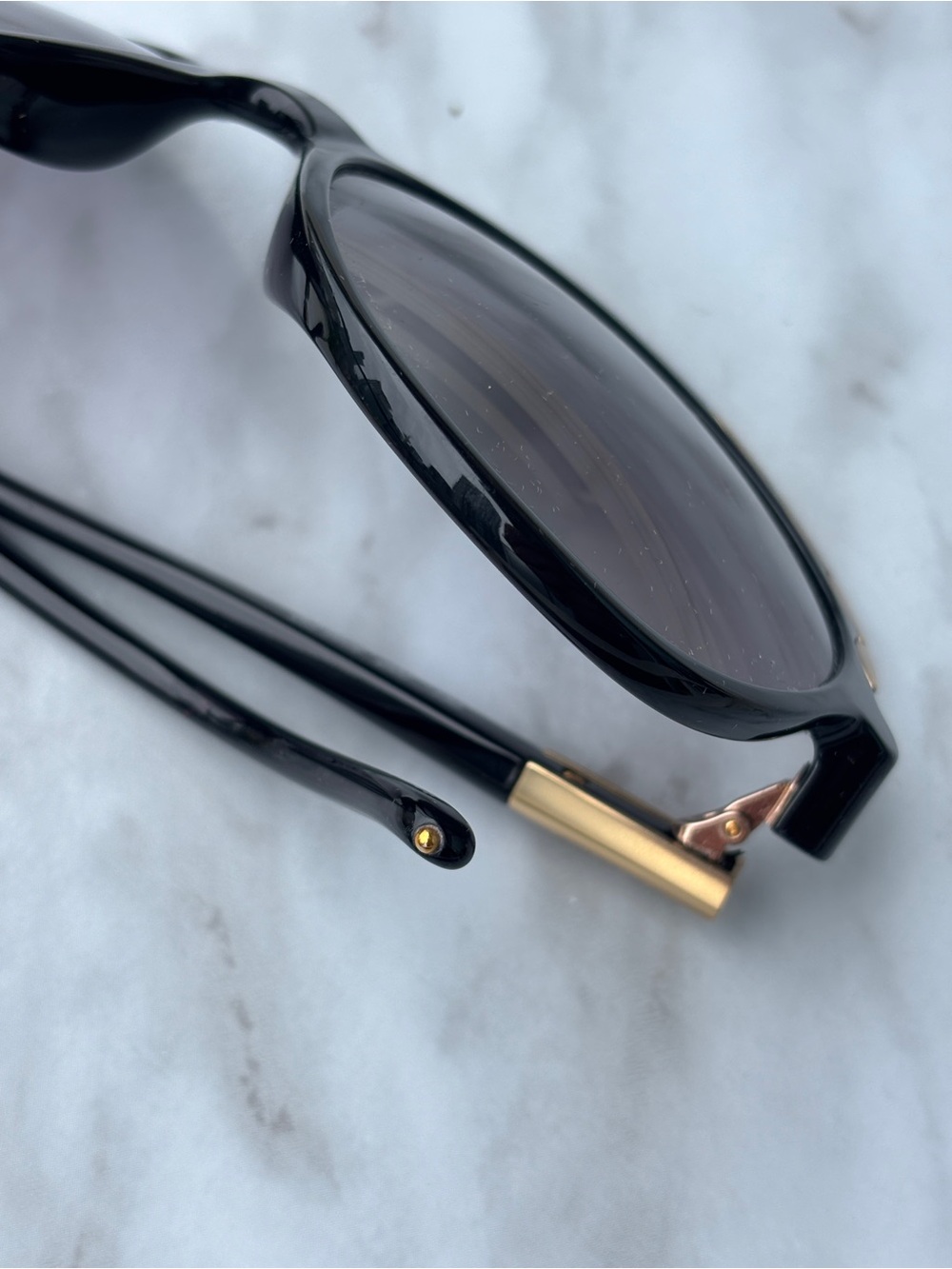 Chloé Erine - Oversized Sunglasses with Gold Accents - Picture 8 of 13